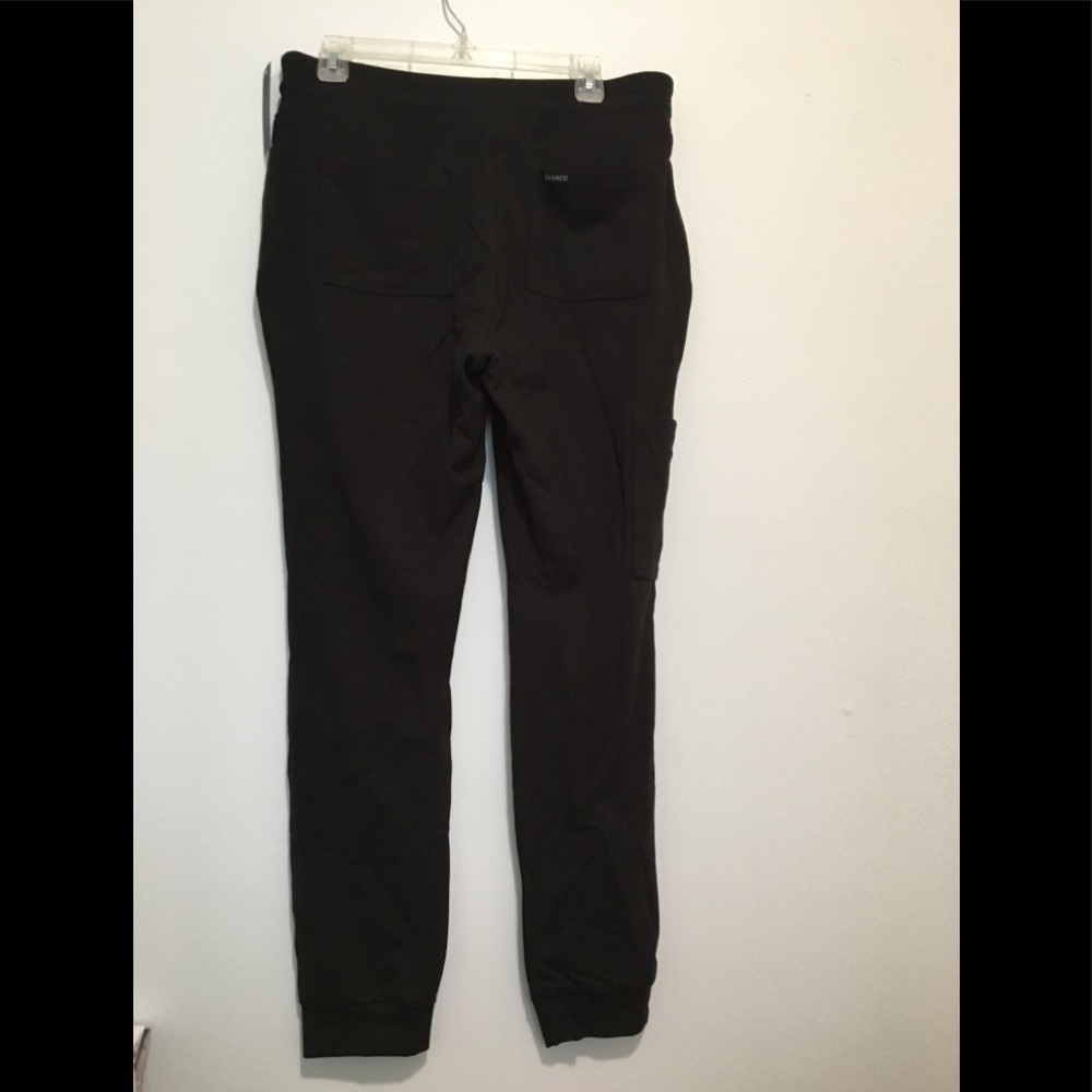Jaanuu Women's 10-Pocket Jogger scrubs